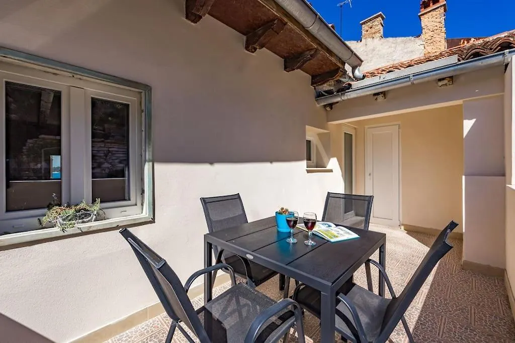 Old Tower Center Apartment Pula Croacia