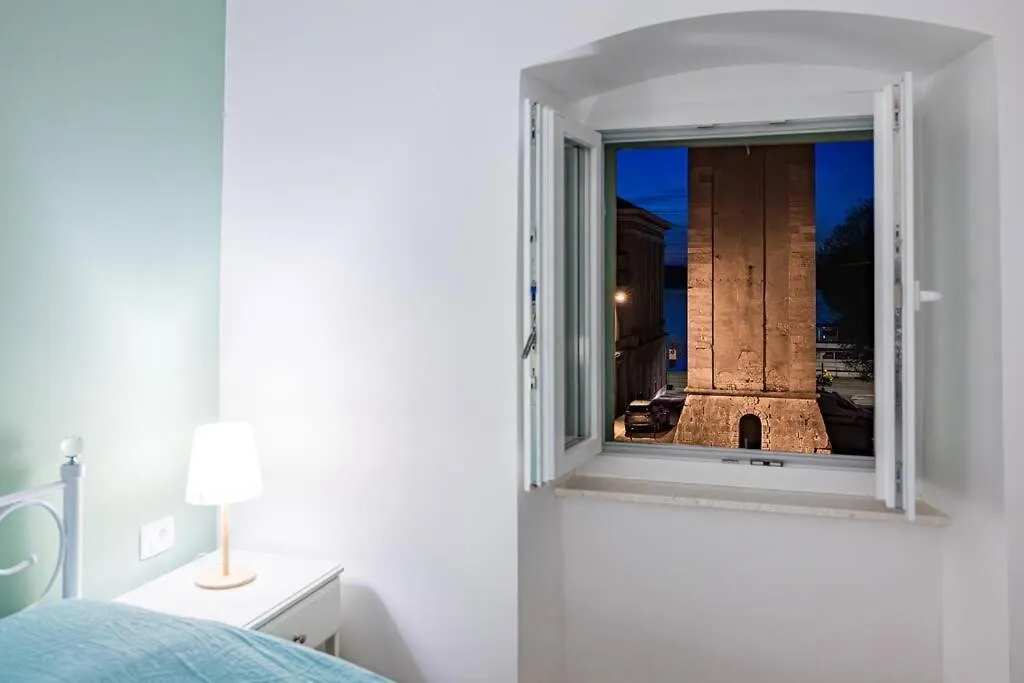 Old Tower Center Apartment Pula