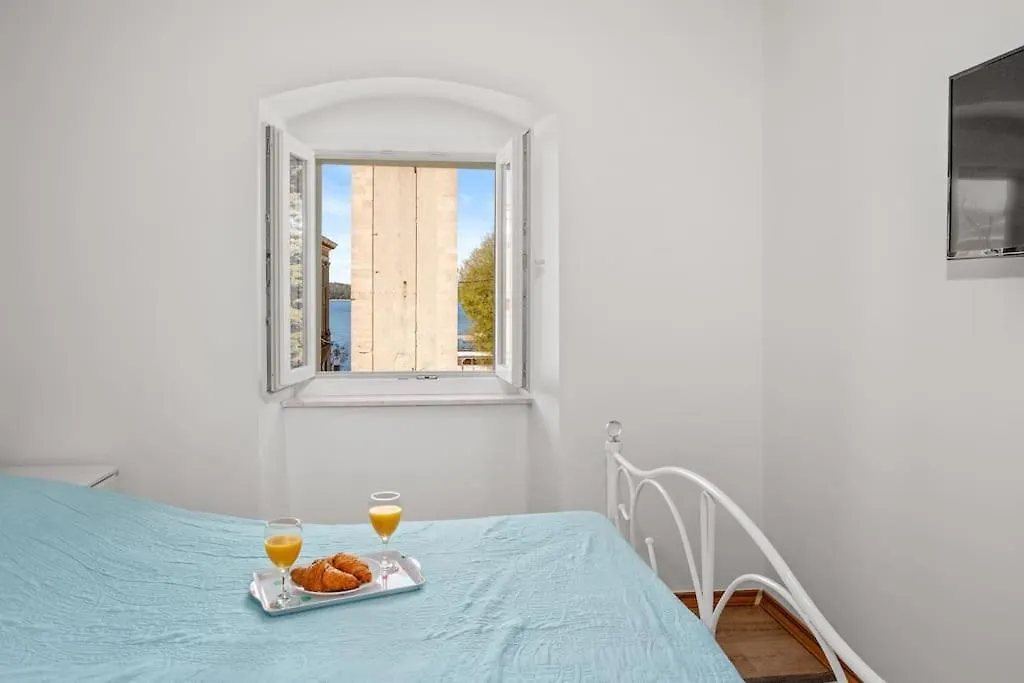 Old Tower Center Apartment Pula