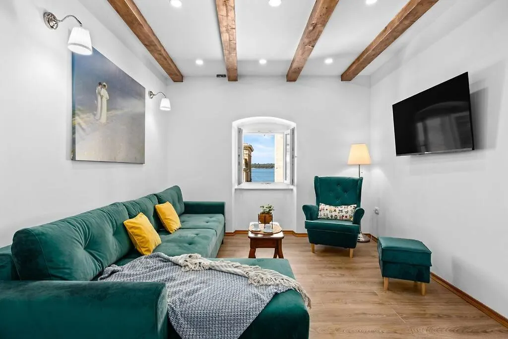 Old Tower Center Apartment Pula