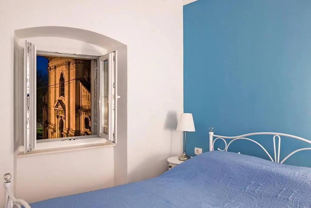 Old Tower Center Apartment Pula