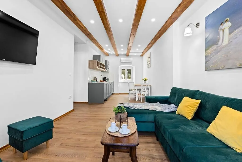 Old Tower Center Apartment Pula