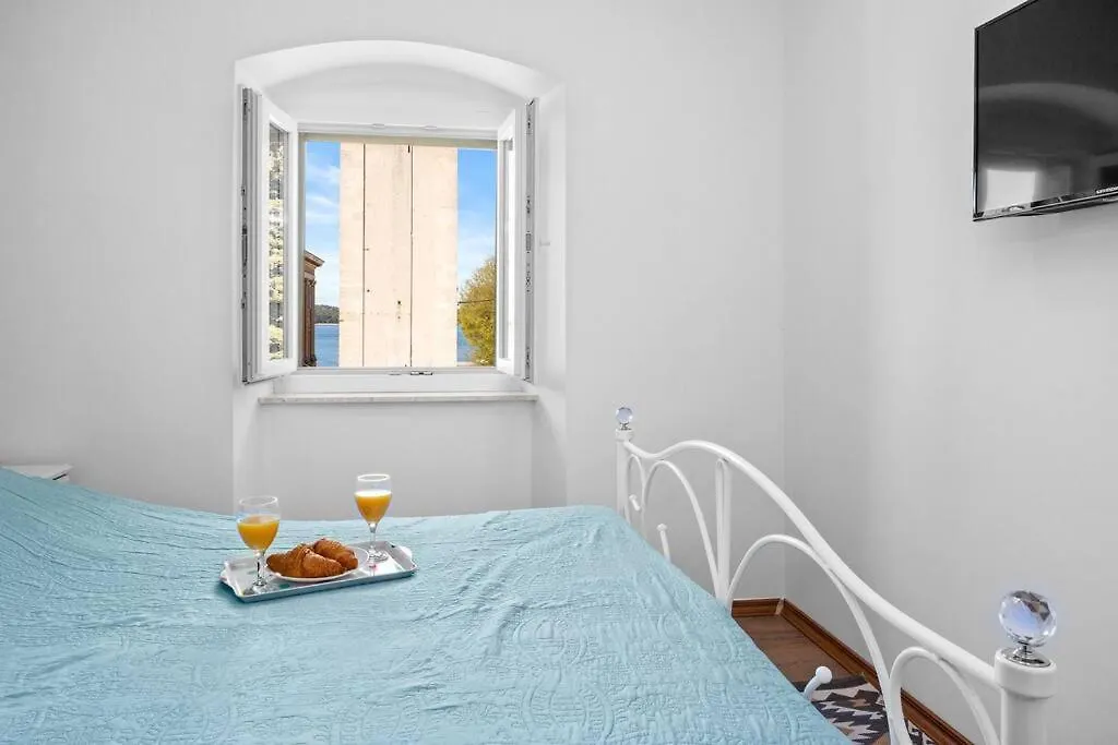 Old Tower Center Apartment Pula