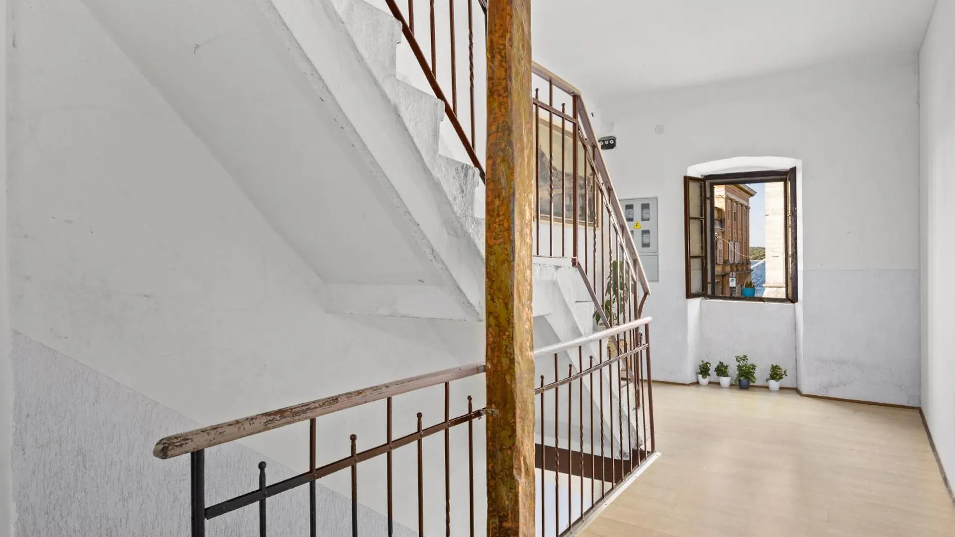 Old Tower Center Apartment Pula